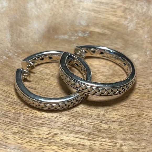 *SOLD* Scott Kay Basket Weave Hoop 925 Sterling Silver Earrings - Picture 2 of 16